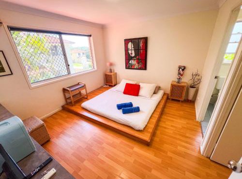 Air conditioned Holiday Dream Castle Youth Hotel