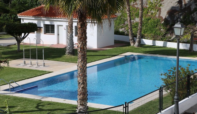 AIR CONDITIONED HOUSE POOL PARKING WIFI NEAR THE CENTER AND BEACH ALMUÑECAR.