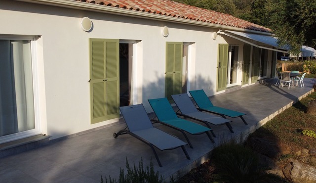 Air-conditioned house with garden close to beaches