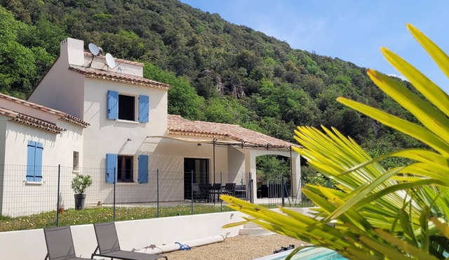 Air-conditioned house with swimming pool in the Cévennes