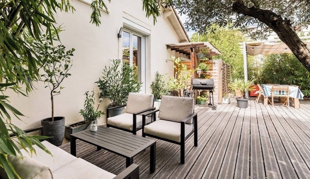 Air-conditioned House With Heated Pool