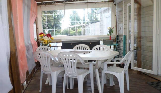 Air-conditioned mobile home, washing machine, dishwasher by the sea at Valras Plage