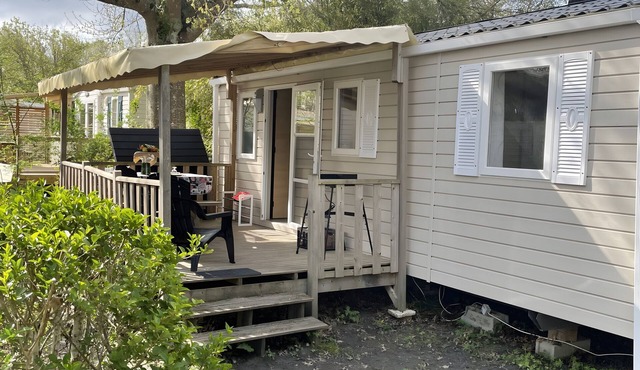 Air-conditioned Mobile Home with 3 Bedrooms – 6 People – Covered Terrace – On the Shore of Lake Aureilhan