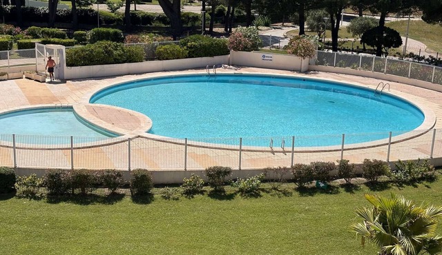Air-conditioned studio 30m² with pool 50m from the beach