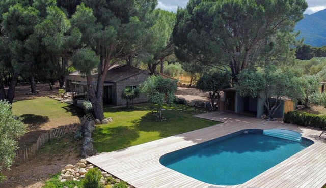 Air-conditioned stone villa with heated swimming pool + town center parking space