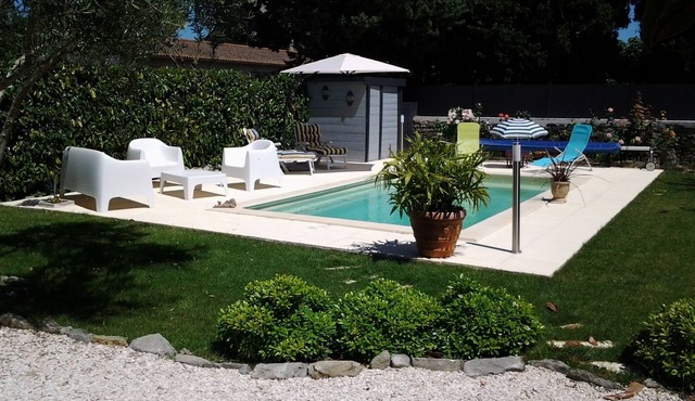 Air-conditioned self-contained studio with private pool in villa near Carcassonne