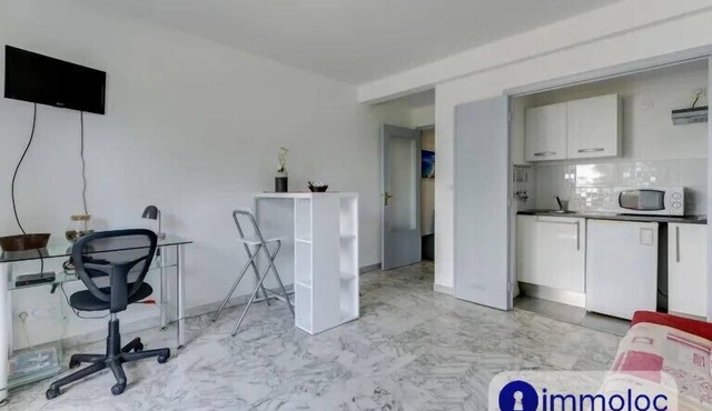 Air-conditioned studio near the Promenade des Anglais