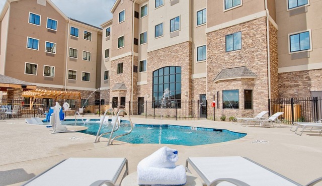 Air-Conditioned Suite with Pool + Gym Access | Complimentary Breakfast!