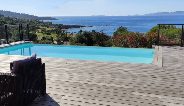 Air-conditioned villa - Infinity pool - Panoramic sea view - 200m from the beach