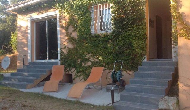 Air-conditioned villa 4 people in peace at 2 minutes from the beach