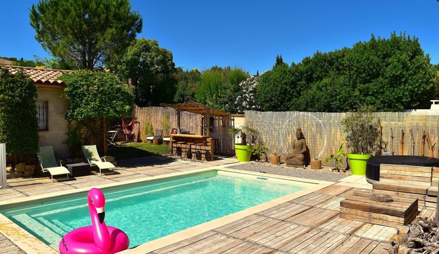 Air-conditioned villa with studio and pool south of France