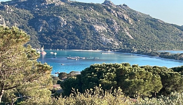air-conditioned villa, WiFi, terrace panoramic view over the bay of Santa Guili