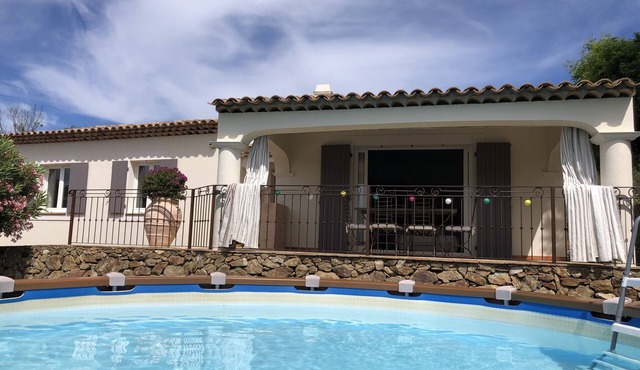 Air-conditioned villa, 4-star rating, Ste-Maxime residential area, golf view
