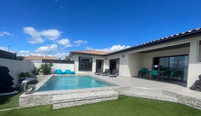 Air-conditioned villa with pool Cévennes view