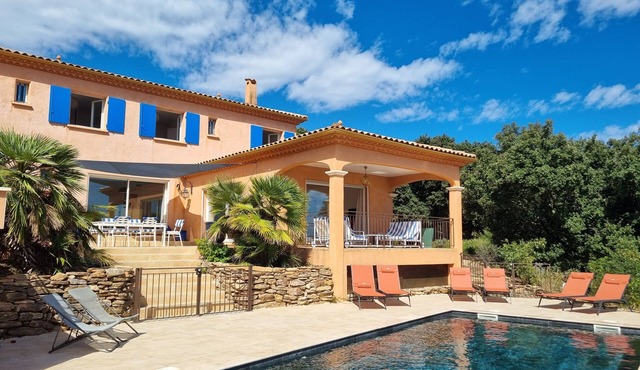 Air-conditioned villa with swimming pool and exceptional view - Sleeps 8 - Faugères