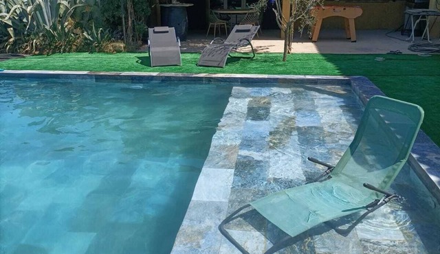 Air-conditioned villa with large swimming pool