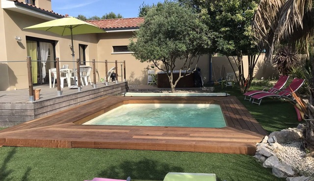 Air-conditioned Villa, Terrace,pool,Spa,landscaped garden, Private parking, quiet