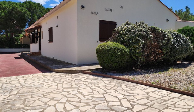Air-Conditioned Villa with Pool near Argeles, Quiet Area