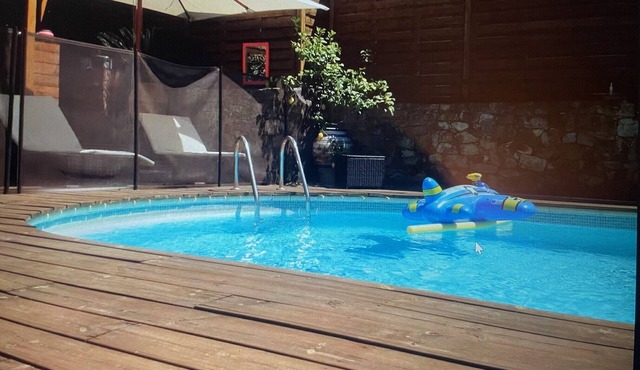 Air-conditioned villa with pool and jacuzzi, toulon ouest