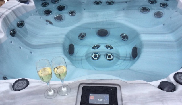 Air conditioned10 minutes to Charlottetown Hottub/private yard Families/couples