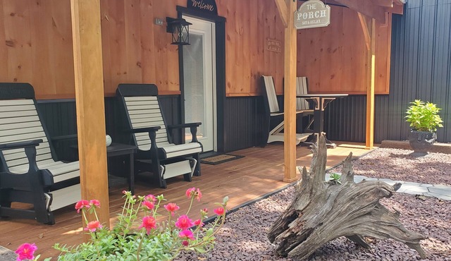 Air Hill Haven- Quiet peaceful secluded apartment