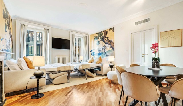 "Airbnb Luxe" Gorgeous + 3 Bedroom Near The Duomo