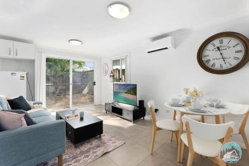Aircabin - Colyton - Modern - 2-Bed Granny Flat