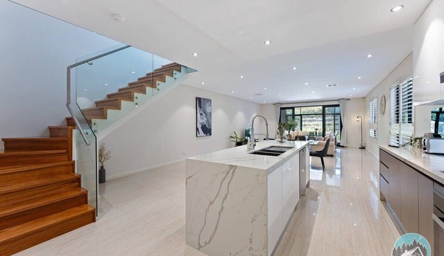 Aircabin - Eastwood - Luxury - 4 Bedrooms House