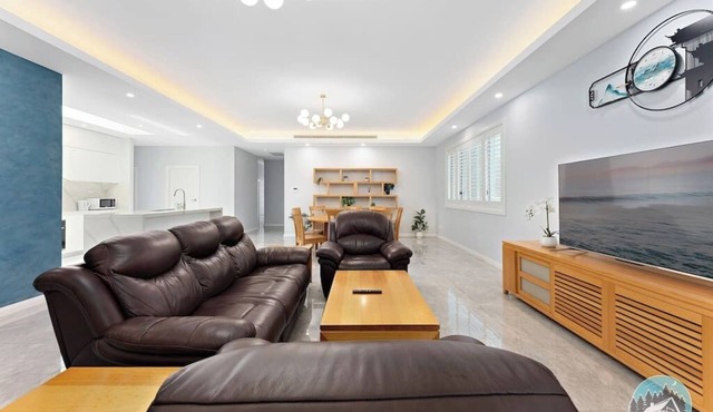 Aircabin - Fairfield - Modern - 6 Bedrooms House