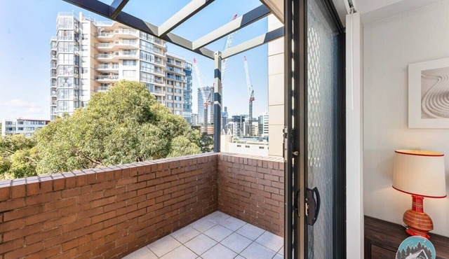 Aircabin - Parramatta - Free Parking - 1 Bed Apt