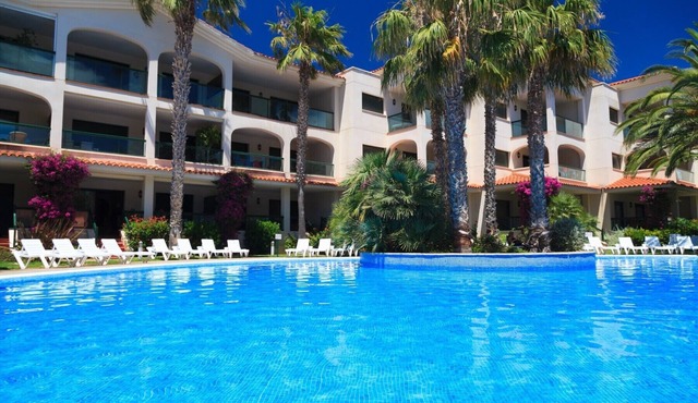 AirCon Apartment Family Complex on the Beachfront · UHC COSTA LINDA
