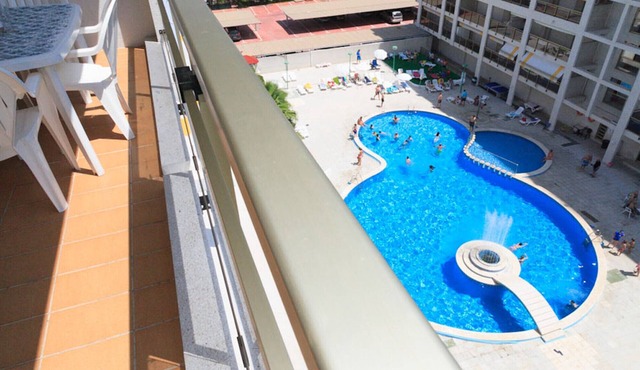 AirCon Apartment · Beach 100m · Pool · Wifi · UHC MICHELANGELO