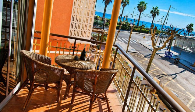 AirCon Apartment in front of the beach