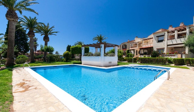 AirCon Apartment with Pool and Parking · UHC VISTAMAR