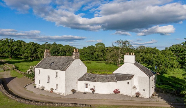 Airds of Kells House - a house that sleeps 8 guests in 4 bedrooms