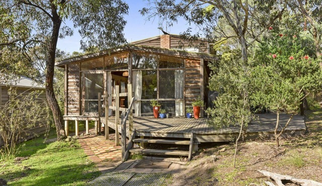 Airey's 15 - Walk To The Beach & Cafe's, Pet FrIendly.