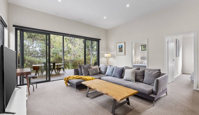 Aireys Nest - walk to the beach!