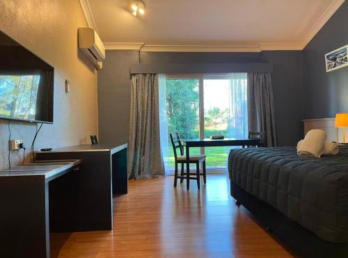 Airlie House Motor Inn