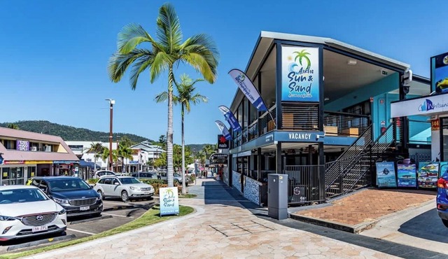 Airlie Sun & Sand # 5 Walk Everywhere!