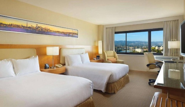 Airport convenience outside San Francisco !