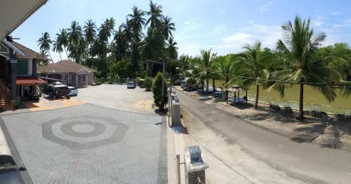 Airport KBR Inn & Homestay Free Shuttle