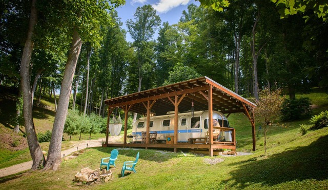 Airstream Glamping at a Petting Zoo and Hot Tub