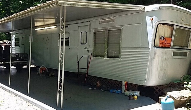 Airstream Stardust RV Camper & Bunkhouse