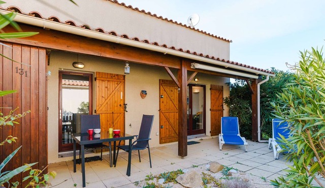 Airy 3-Room Villa with A/C, WIFI, and Pool, Sleeps 4