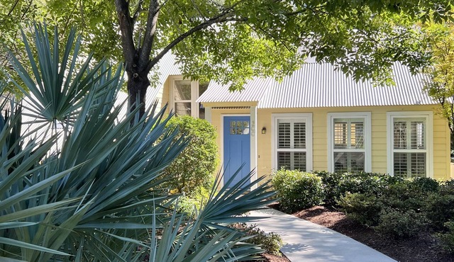 Airy & Artsy A Beautiful Stay