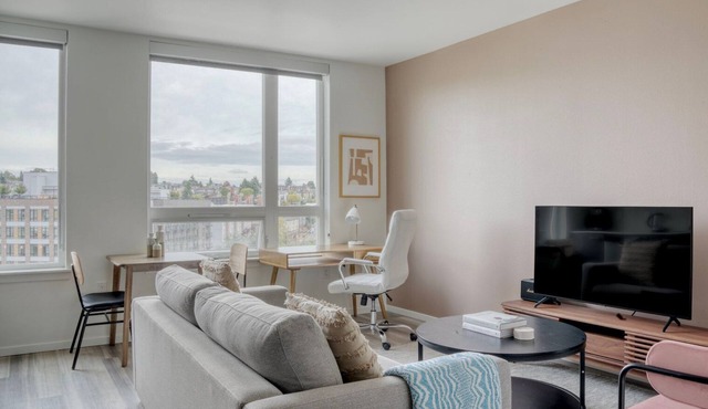 Airy First Hill studio w/Gym & BBQ, nr park, by Blueground