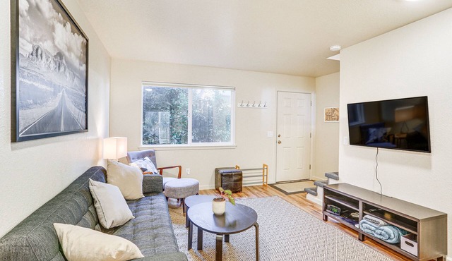 Airy Fortuna Apartment with Deck!