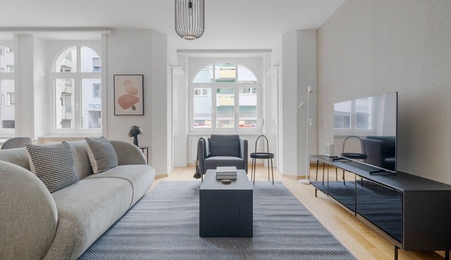 Airy Gundelingen 3.5 Room w/W/D & Storage, 8 min to Main, by Blueground