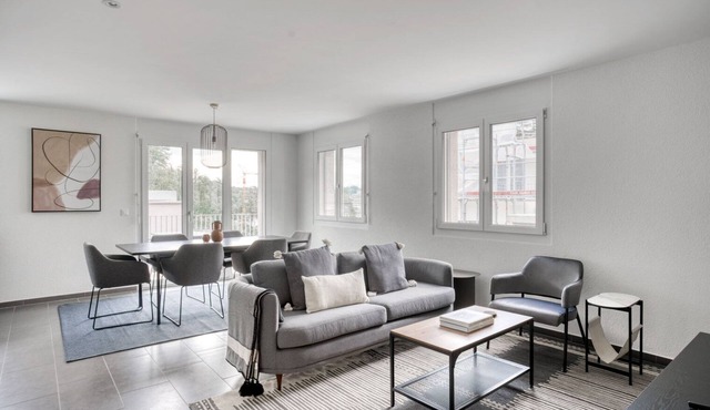 Airy Leimbach 4.5 Room w/Storage & W/D, 5 min to Market, by Blueground