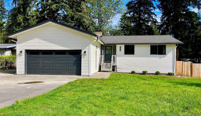 Airy Modern Farmhouse 5BR/3BA Oasis w/Fast Wi-Fi